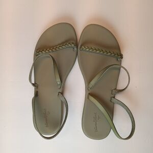 Universal Thread Tommie Sandals Sage Green Triple Strap Womens 6.5